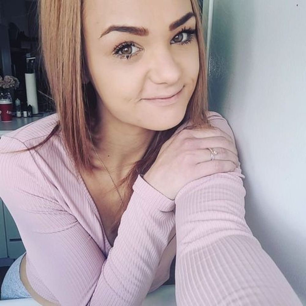 Meet your Posher, Danielle